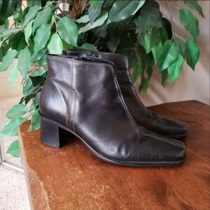 BASS Black Leather Square Toe Ankle Boots Size 8.5